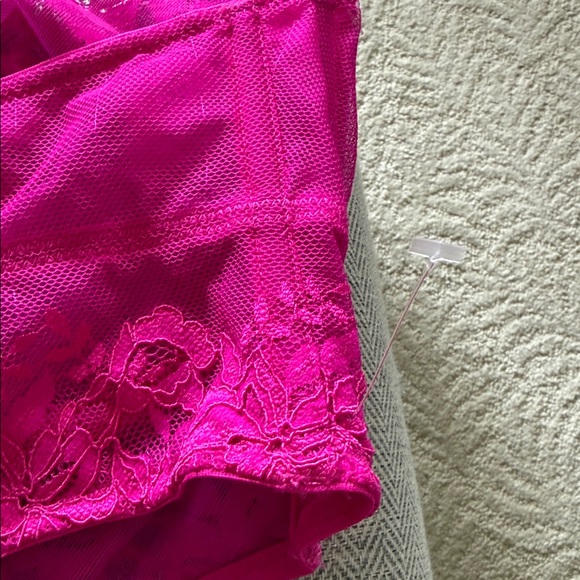 SKIMS Lace Unlined Balconette Corset - Fuchsia 2x - Picture 8 of 11
